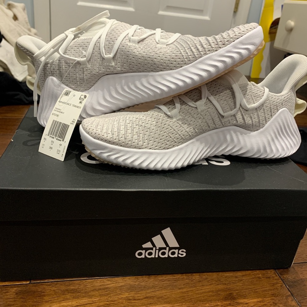 Adidas women’s AlphaBounce Trainer sneakers